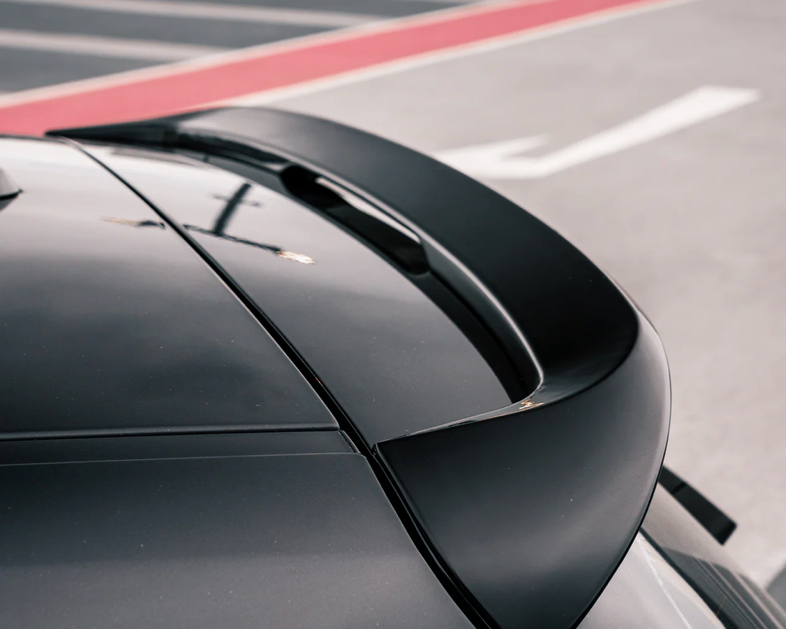 SPOILER ARRIÈRE BMW SÉRIE 1 F20 & F21 M SPORT LCI STYLE PERFORMANCE EN NOIR BRILLANT (INCL. M140i & M135i)