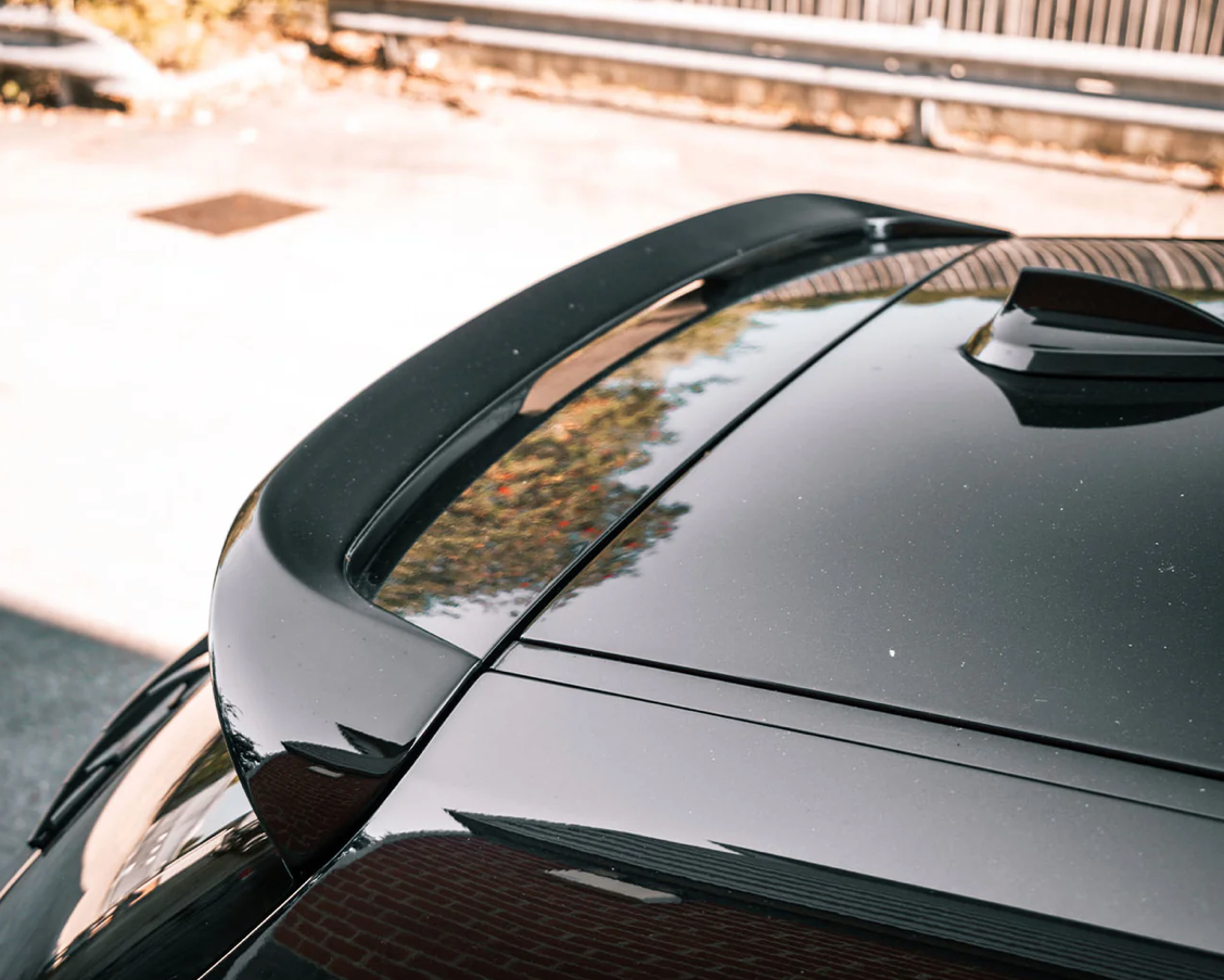 SPOILER ARRIÈRE BMW SÉRIE 1 F20 & F21 M SPORT LCI STYLE PERFORMANCE EN NOIR BRILLANT (INCL. M140i & M135i)