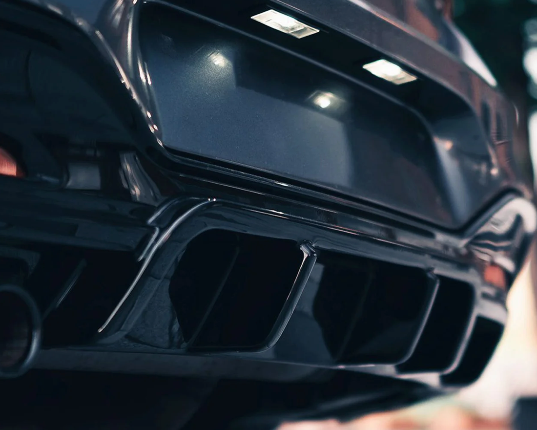 DIFFUSEUR ARRIÈRE BMW 1 SÉRIE LCI EVO-1 SORTIE SIMPLE EN NOIR BRILLANT (F20/F21 118I, 120I, 125I, 120D M SPORT)