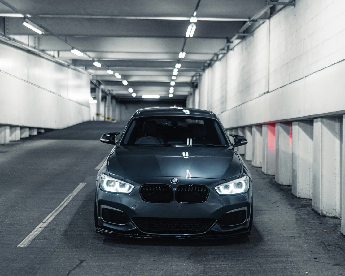 DIVISEUR AVANT BMW SÉRIE 1 LCI EVO-1 EN NOIR BRILLANT (F20/F21)