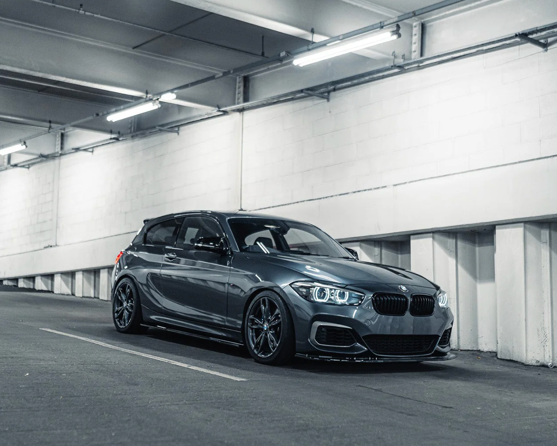 DIVISEUR AVANT BMW SÉRIE 1 LCI EVO-1 EN NOIR BRILLANT (F20/F21)