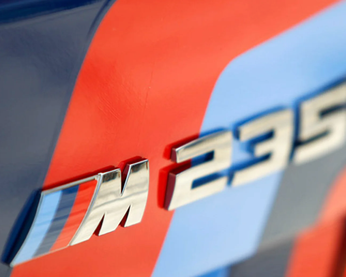 BMW M235I PLAQUE DE REMPLACEMENT EN ARGENT (F22/F23)