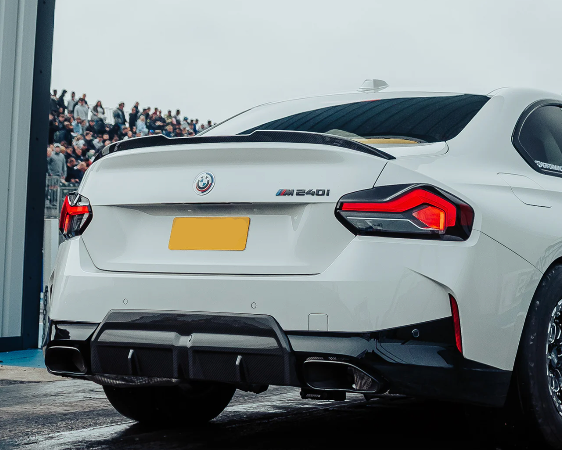 BADGE DE MODÈLE ARRIÈRE BMW M PERFORMANCE EN NOIR BRILLANT POUR BMW G42 M240I