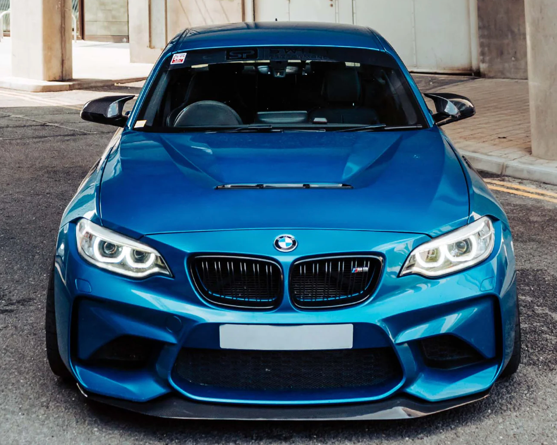 LAME AVANT (SPLITTER) STYLE GT EN FIBRE DE CARBONE PRÉ-IMPRÉGNÉE BRILLANTE POUR BMW M2 N55 (F87)