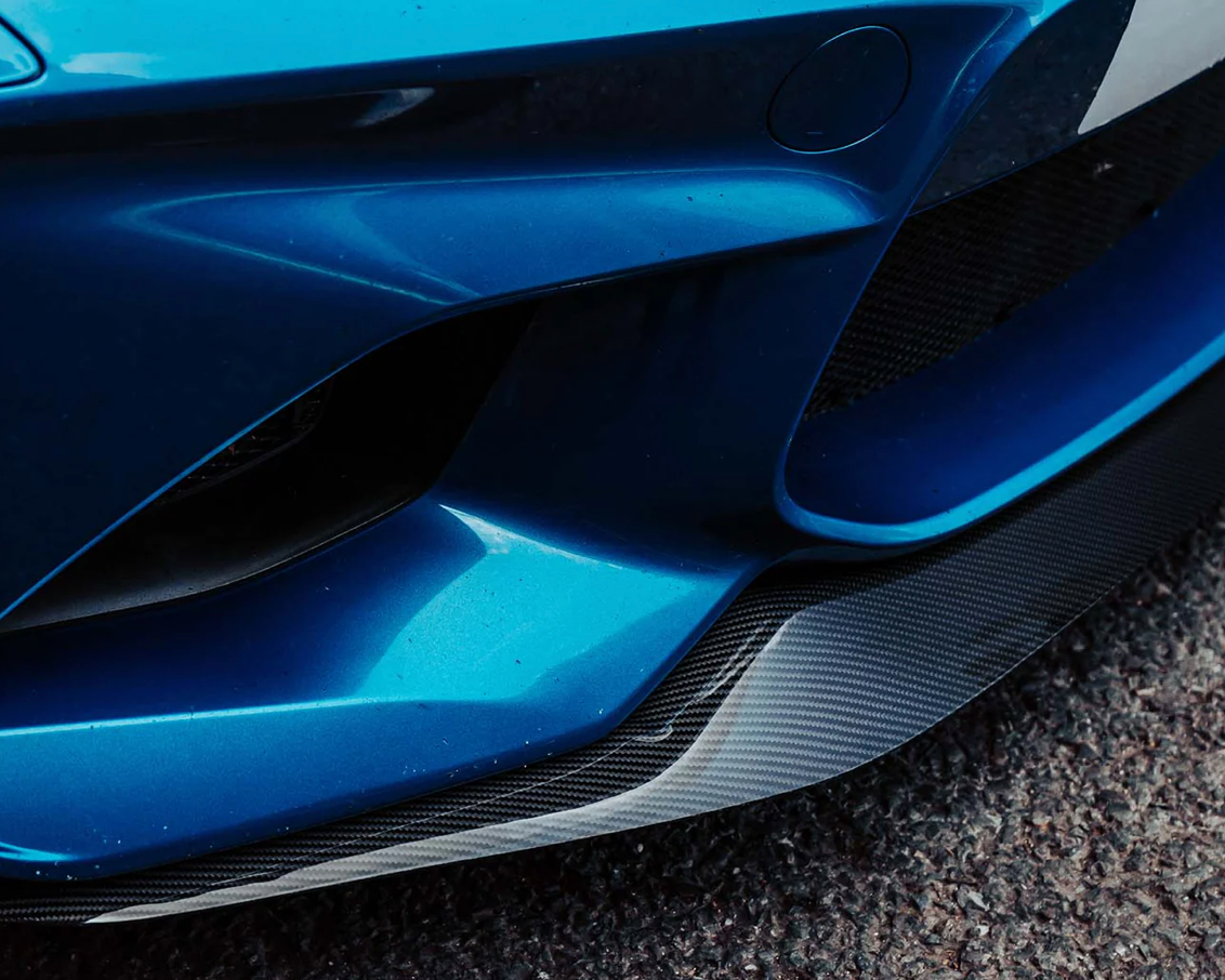 LAME AVANT (SPLITTER) STYLE GT EN FIBRE DE CARBONE PRÉ-IMPRÉGNÉE BRILLANTE POUR BMW M2 N55 (F87)