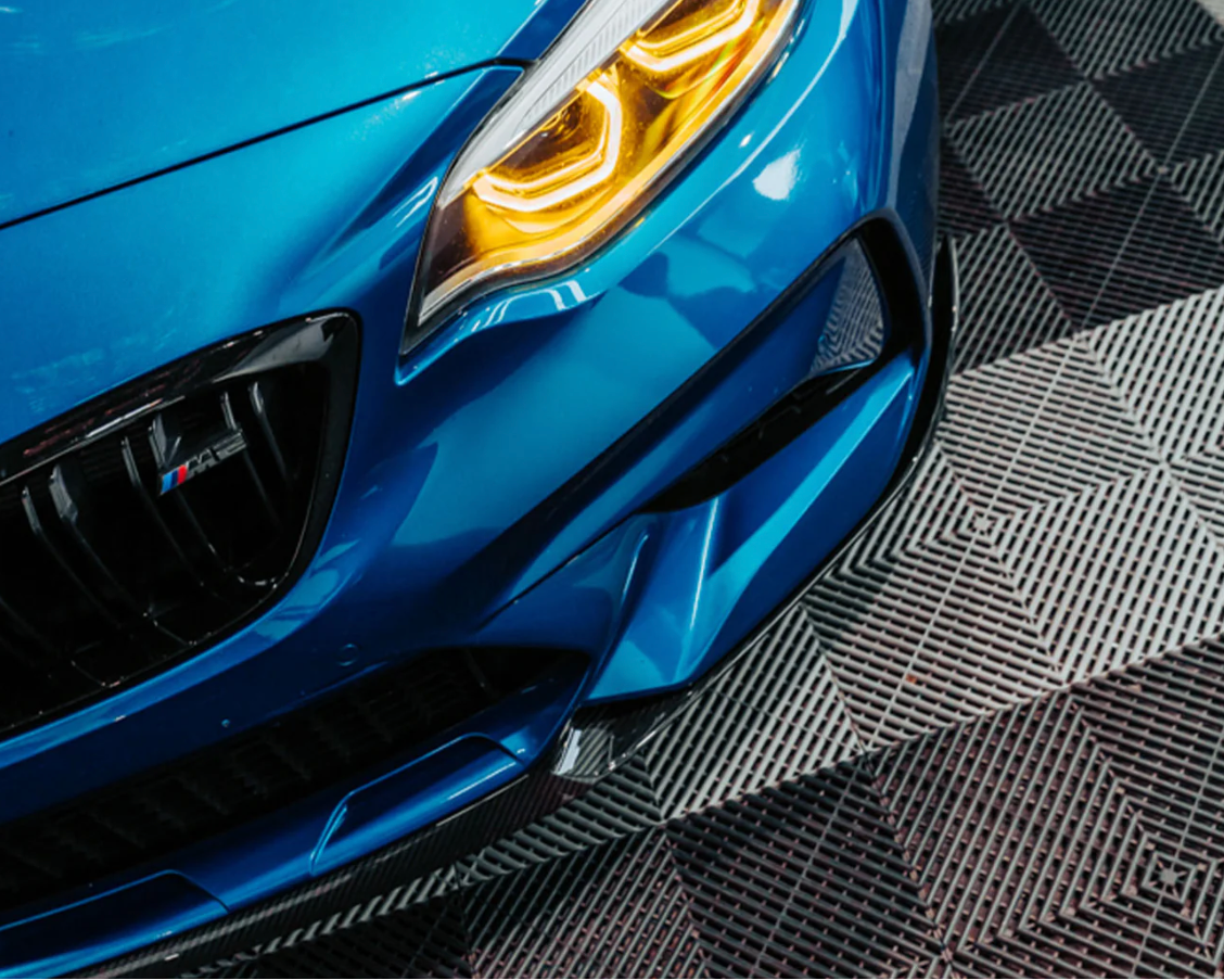 LAME AVANT (SPLITTER) PERFORMANCE STYLE EN FIBRE DE CARBONE PRÉ-IMPRÉGNÉE BRILLANTE POUR BMW M2 COMPETITION (F87C)