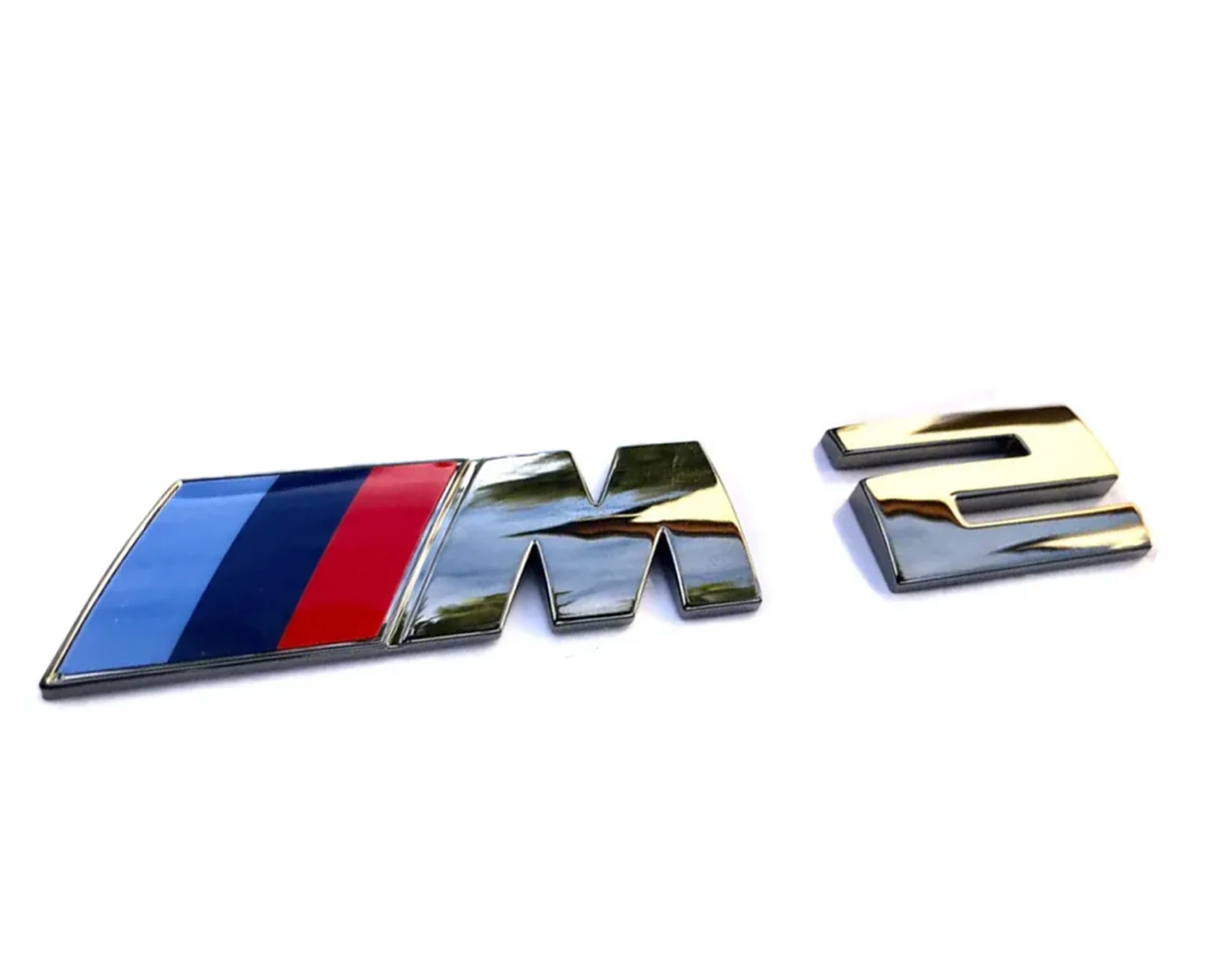 BADGE DE MODÈLE ARRIÈRE DE REMPLACEMENT ARGENT POUR BMW M2 (F87)