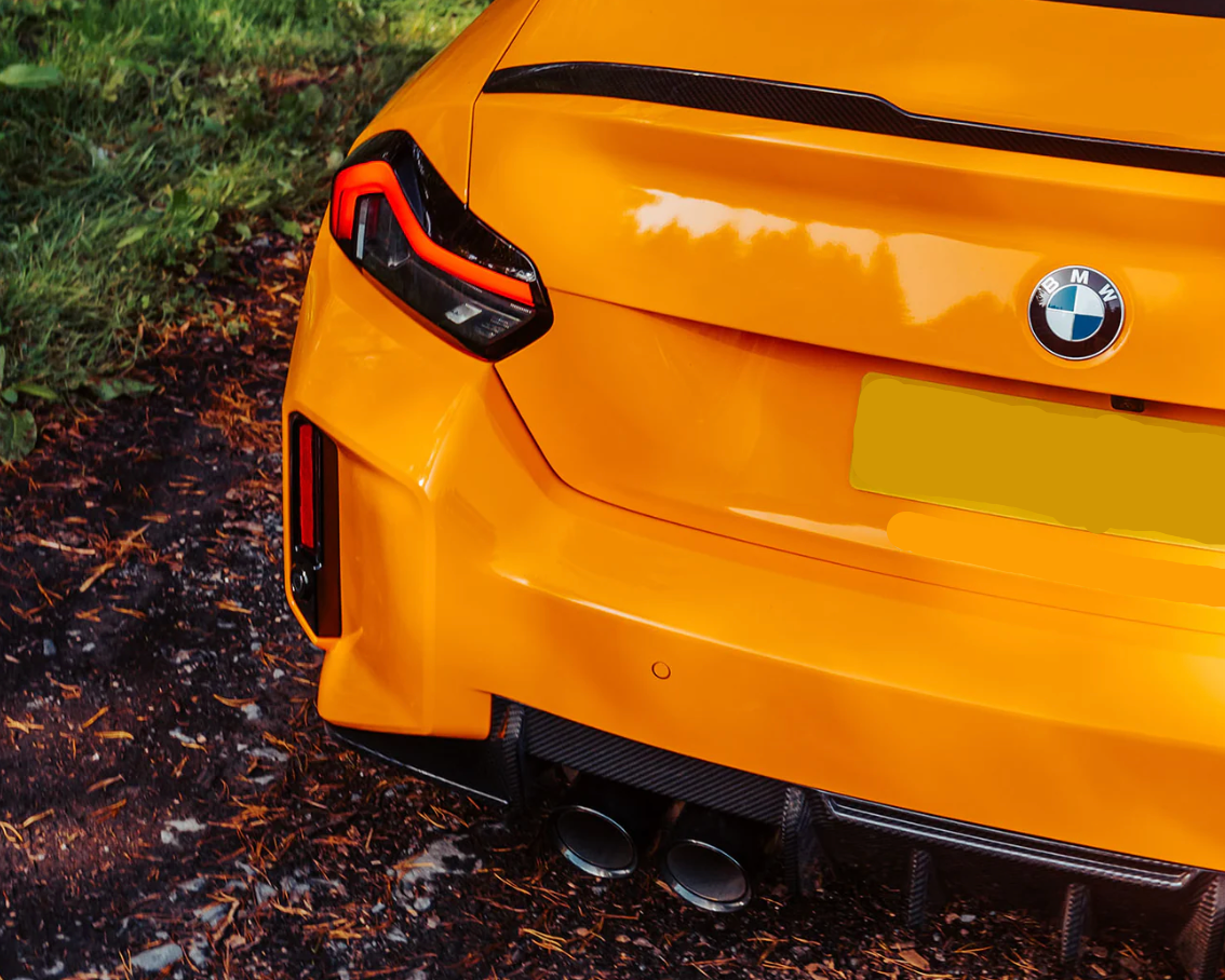 DIFFUSEUR ARRIÈRE BMW M2 G87 "EDITION 1" EN 3 PARTIES — FIBRE DE CARBONE PRE-PREG BRILLANTE