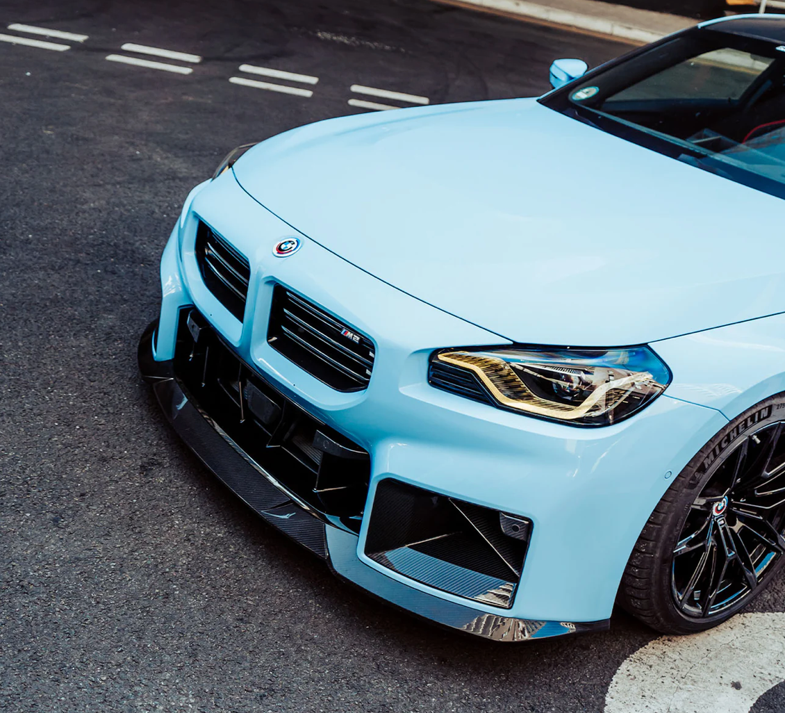 ENTRÉES D'AIR AVANT STYLE PERFORMANCE POUR BMW M2 G87 EN FIBRE DE CARBONE BRILLANT PRE-PREG (G87)