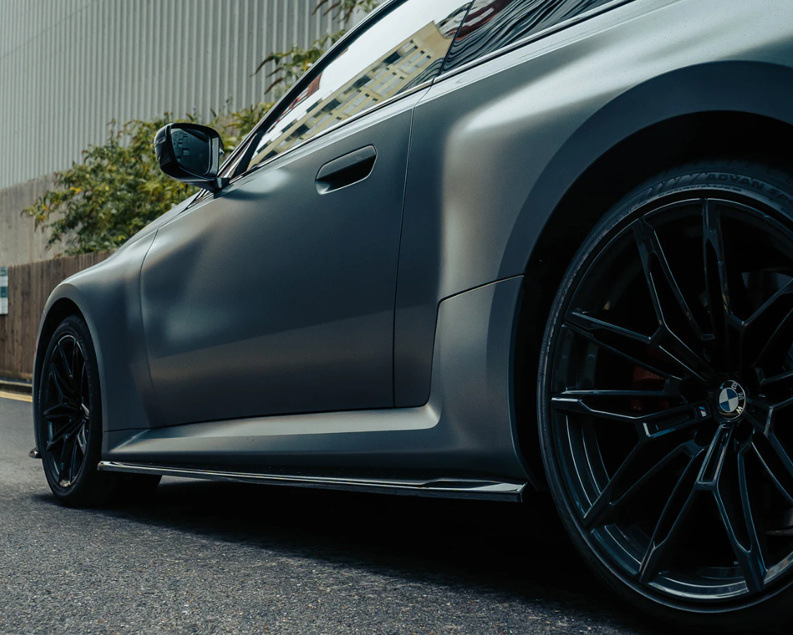BAS DE CAISSE EVO-S POUR BMW G87 M2 EN NOIR BRILLANT