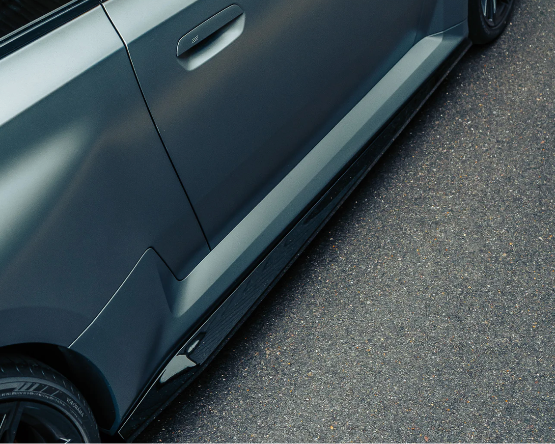 BAS DE CAISSE EVO-S POUR BMW G87 M2 EN NOIR BRILLANT