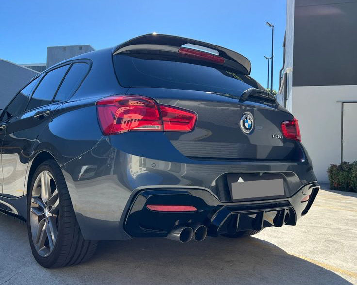 SPOILER ARRIÈRE BMW SÉRIE 1 F20 & F21 M SPORT LCI STYLE PERFORMANCE EN NOIR BRILLANT (INCL. M140i & M135i)